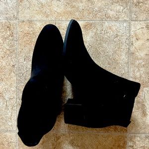 Qupid black booties in size 8